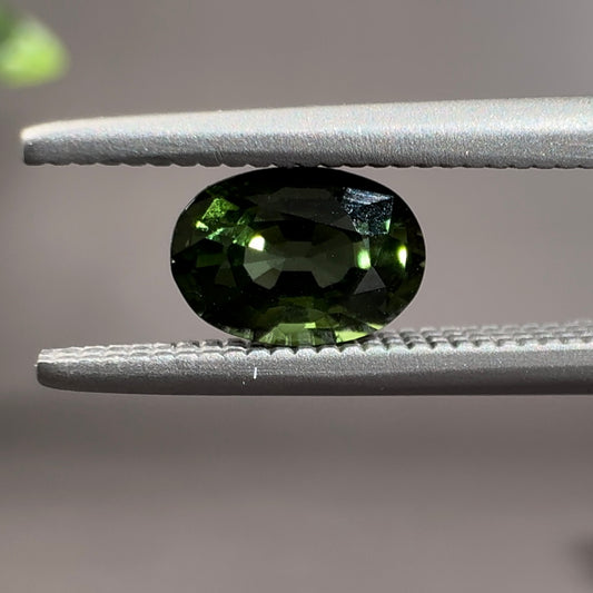 0.80ct Unheated Natural Oval Cut Leaf Green Mozambique Tourmaline Gemstone 7x5mm VS Loose